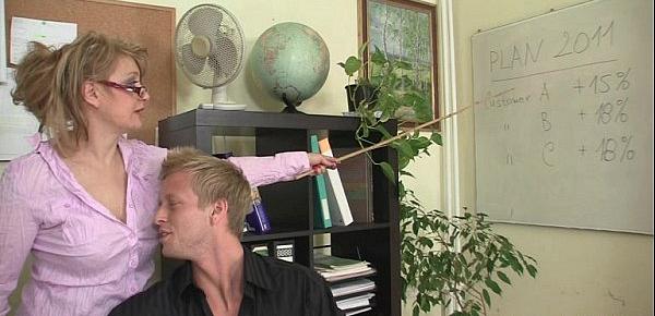  Mature office boss forces him fuck her hard